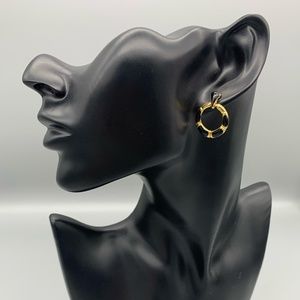 Vintage Black and Gold Drop Earrings. Good Condition.
